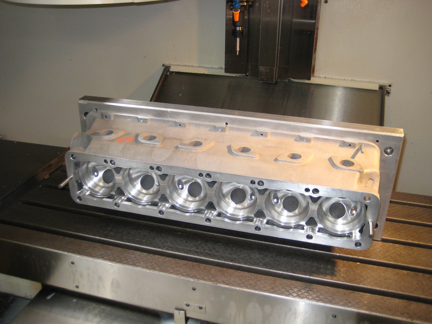 Full Head in Machining Center